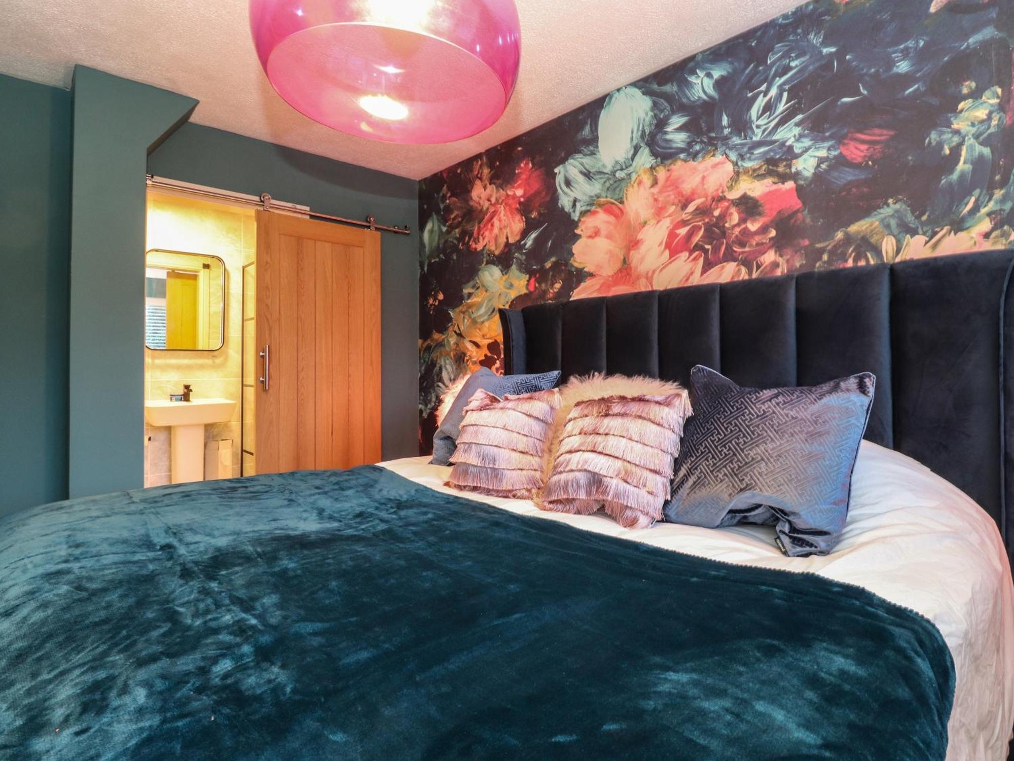 Tipsy Bee Villa Windermere Bagian luar foto