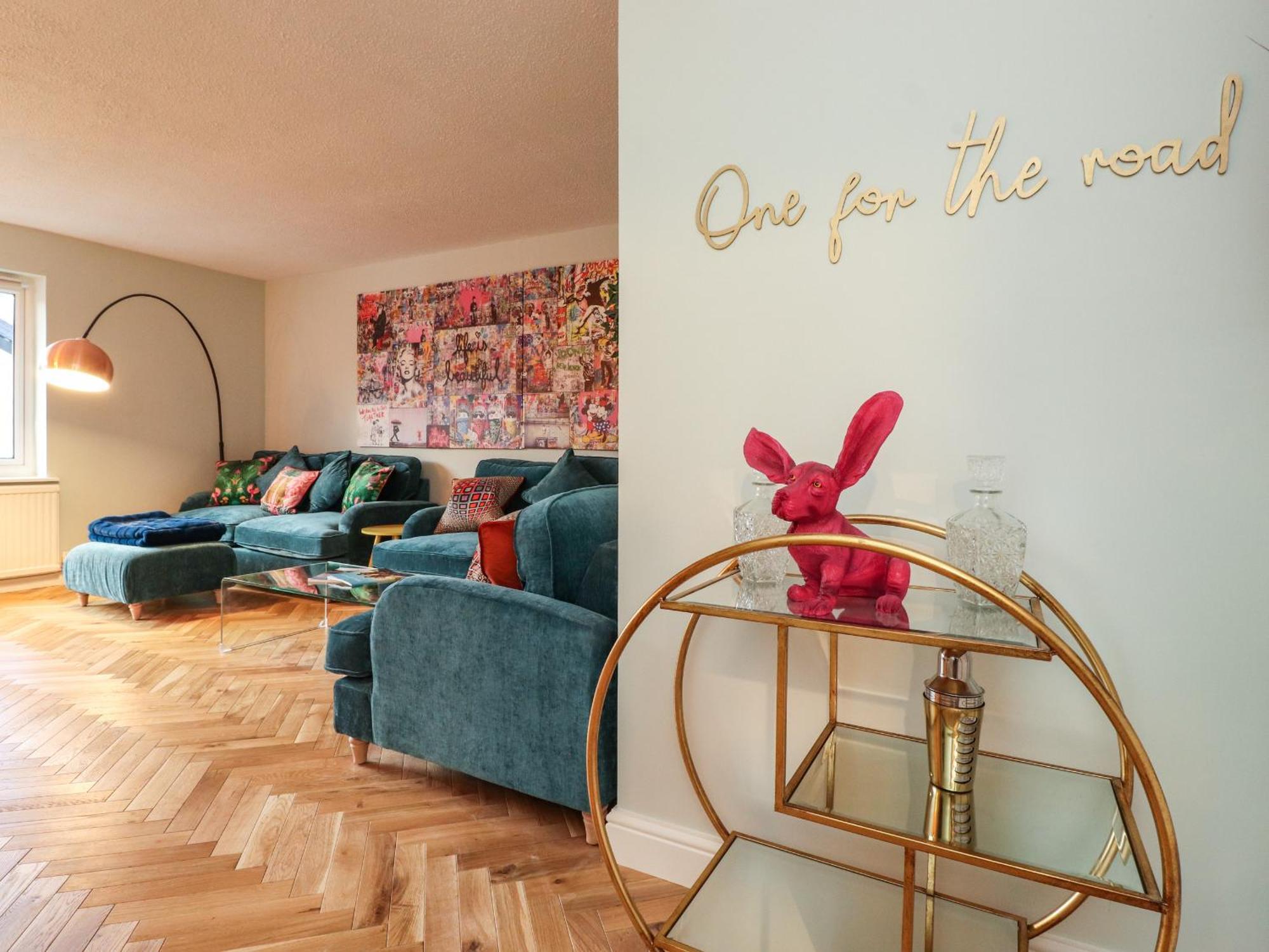 Tipsy Bee Villa Windermere Bagian luar foto
