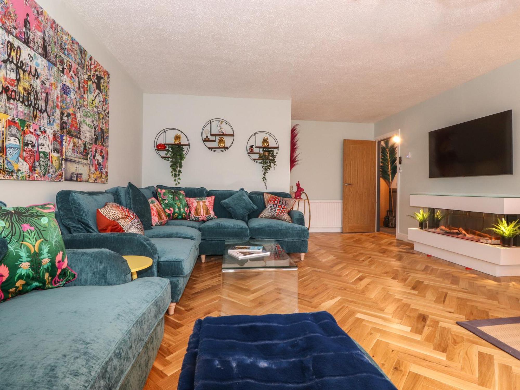 Tipsy Bee Villa Windermere Bagian luar foto